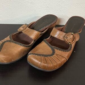 Bare Traps Brown Leather Women's Mules Slip On Shoes Sz 9